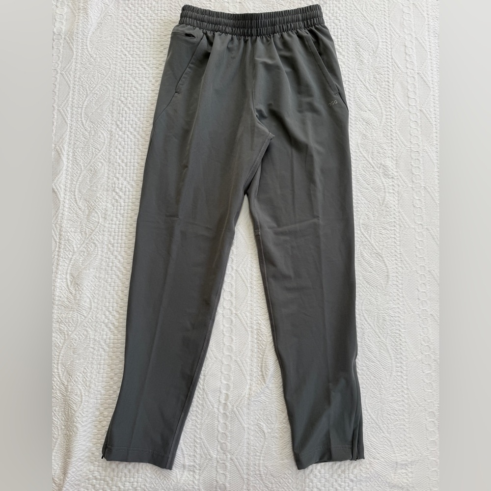 DSG Athletic Fit Tapered Gray Zippered Leg Pants NWT Men’s Size Small S